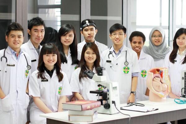 7 Jurusan Kuliah yang Katanya Paling Bisa Luluhkan Hati Mertua