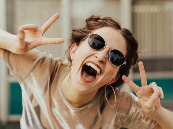 Social Butterfly, Ini 5 Zodiak yang Mudah Berteman dengan Siapa Saja!