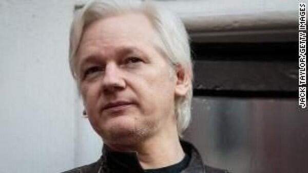 Alasan Ekuador yan Akhirnya Menyerahkan Julian Assange untuk Ditangkap