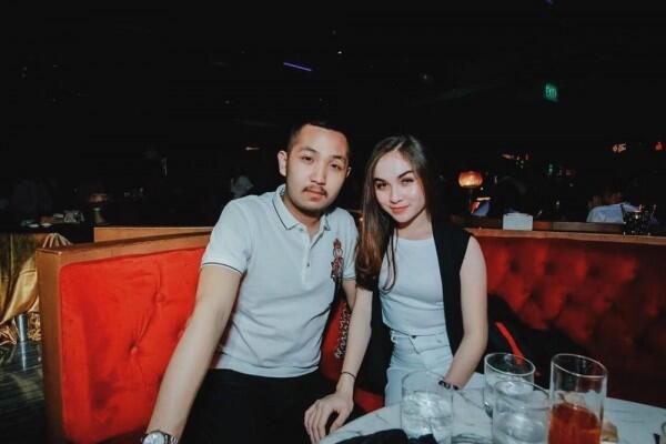 10 Potret Mesra Elina Joerg & Kekasihnya yang Tajir Melintir