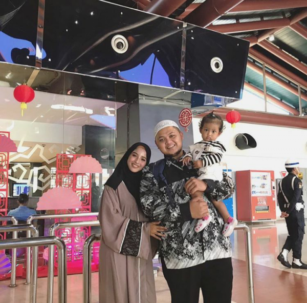 10 Potret Terbaru Keluarga Limbad yang Jarang Disorot Media