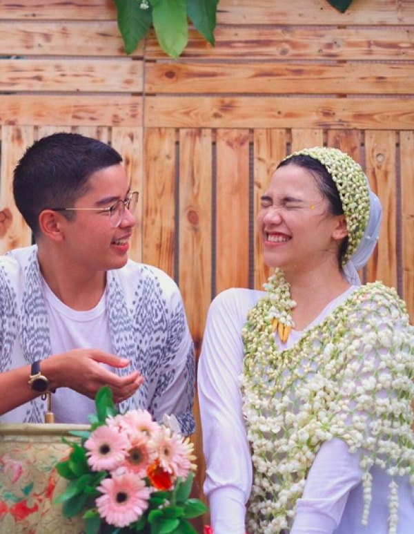 10 Potret Momen Bahagia Siraman Rifqa Malsyita, Adik Zaskia Adya Mecca