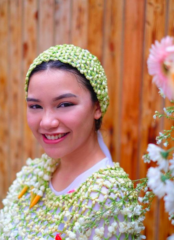 10 Potret Momen Bahagia Siraman Rifqa Malsyita, Adik Zaskia Adya Mecca