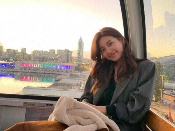 10 Potret Memesona Bae Suzy dengan Tampilan Bare Face