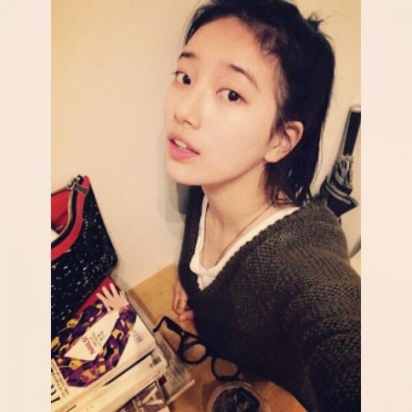 10 Potret Memesona Bae Suzy dengan Tampilan Bare Face