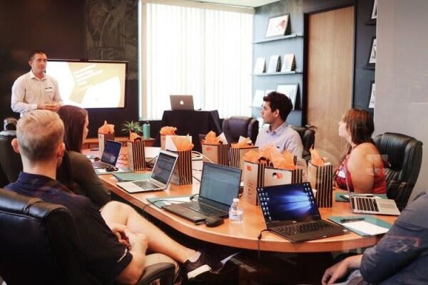 Alasan Terjun ke Dunia Bisnis Sejak Muda Bikin Kamu Sukses Lebih Cepat