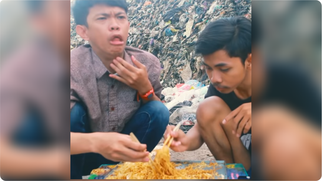 Mukbang Di Tumpukan Sampah, Mikir Apa Coba ?