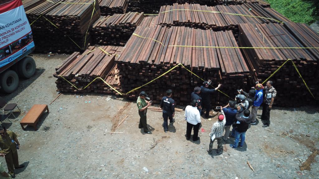 Kasus Kayu Ilegal Asal Papua Barat Siap Disidang