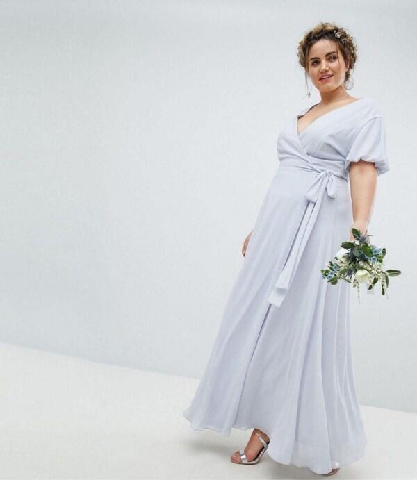 8 Inspirasi Model Gaun Bridesmaids untuk Pemilik Tubuh Berisi