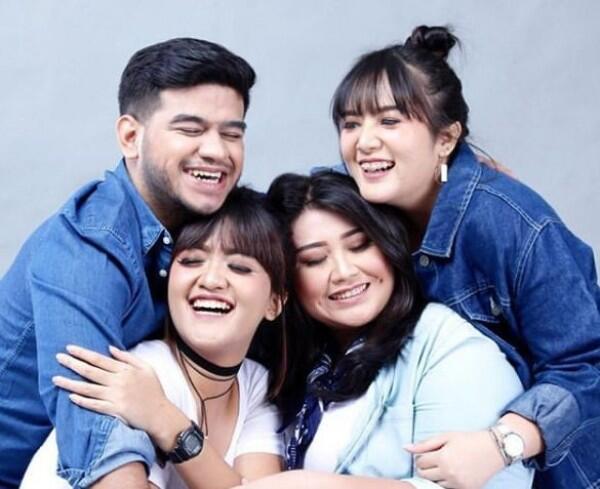 10 Potret Persahabatan Samsolese, Bikin Iri Banyak Orang Nih!