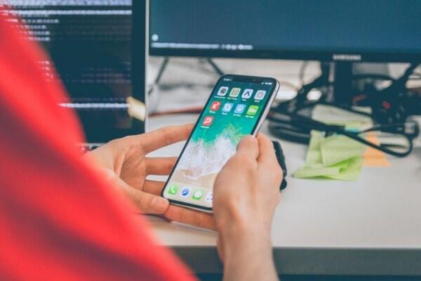 5 'Manfaat' Stalking, Gak Selalu Berdampak Negatif