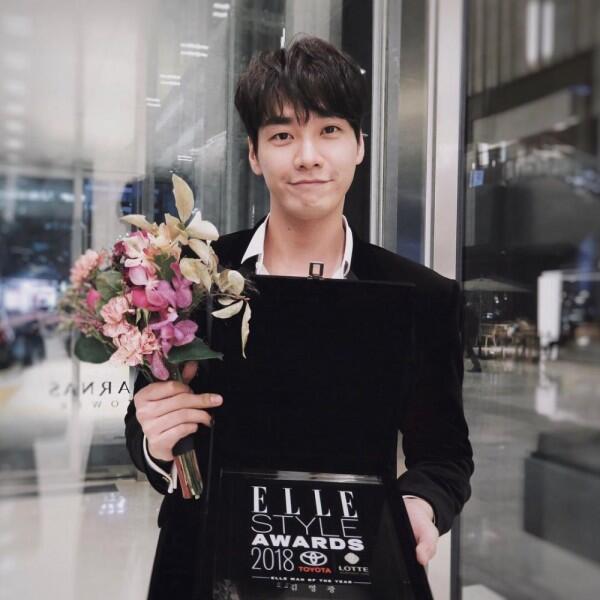 Segera Comeback, 13 Potret Kim Young Kwang yang Siap Lemahkan Hatimu