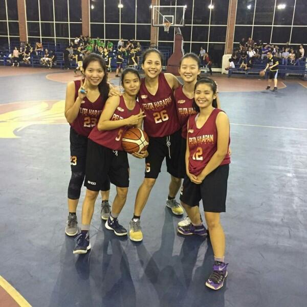Bintang Lapangan, Ini 10 Potret Energik Sitha Marino Saat Main Basket