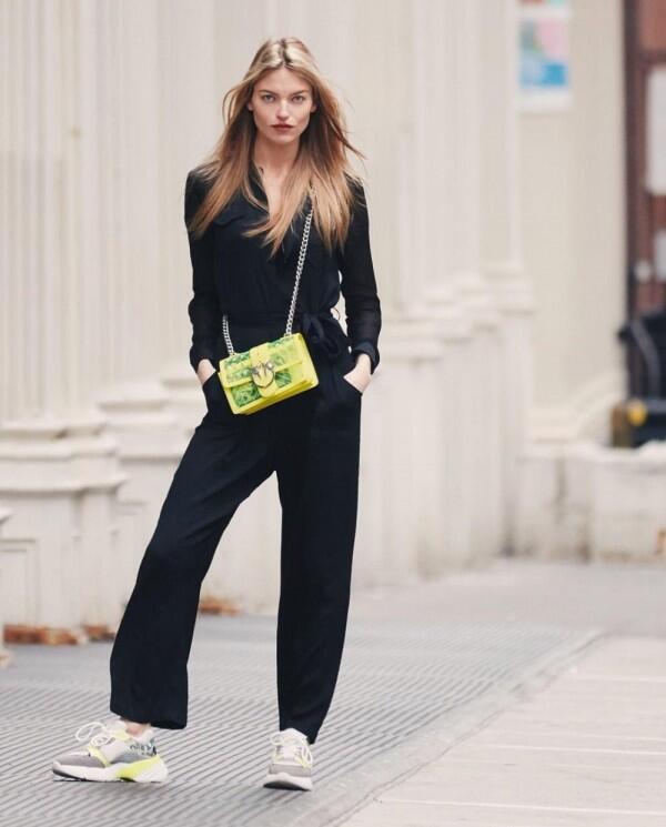 10 Gaya Kasual Para Model Victoria's Secret yang Bisa Kamu Tiru!