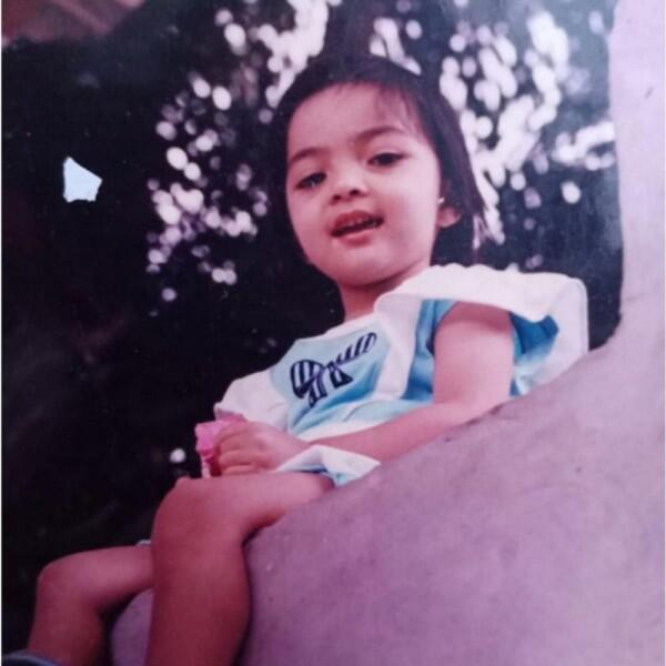 Menginjak Usia 34 Tahun, Ini 10 Potret Lawas Masa Kecil Ashanty