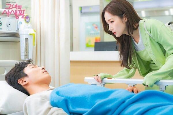 10 Momen Romantis Jae Wook-Min Young di Drama Her Private Life