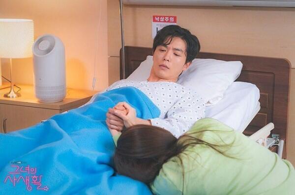 10 Momen Romantis Jae Wook-Min Young di Drama Her Private Life