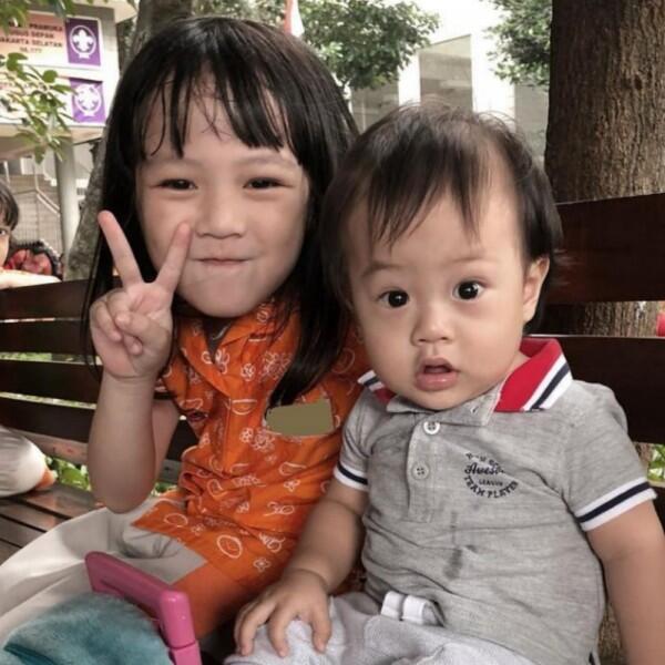 10 Potret Embun & Langit, Buah Hati Ananda Omesh yang Bikin Gemes!