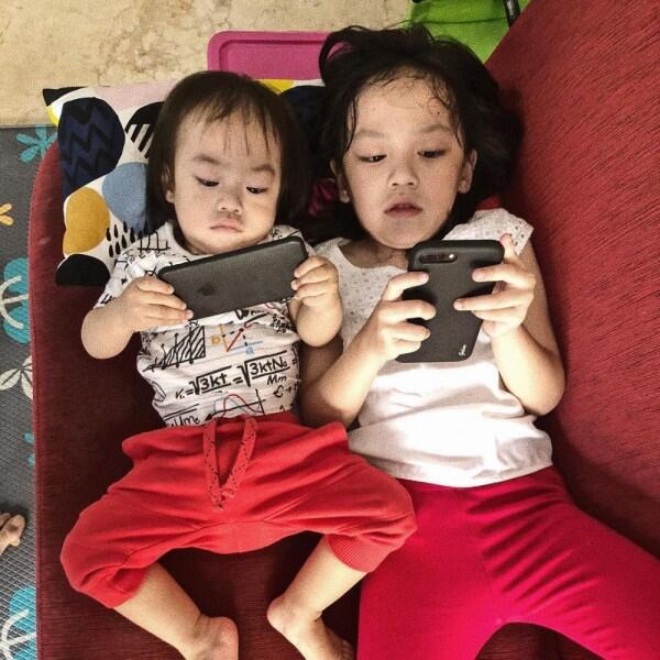 10 Potret Embun & Langit, Buah Hati Ananda Omesh yang Bikin Gemes!