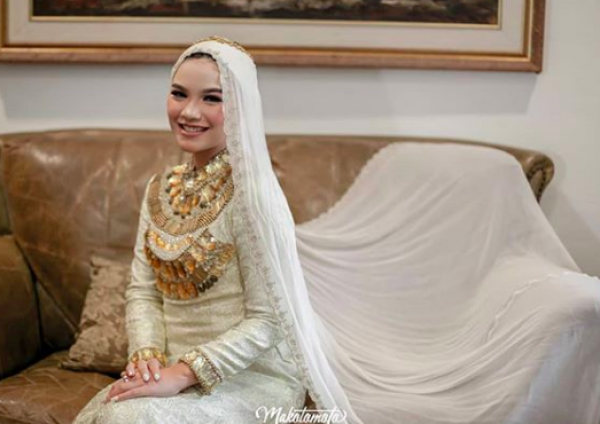 10 Momen Haru & Sakral Pernikahan Rifqa Malsyita, Adik Zaskia Mecca