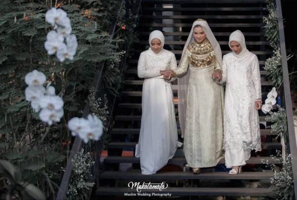 10 Momen Haru & Sakral Pernikahan Rifqa Malsyita, Adik Zaskia Mecca