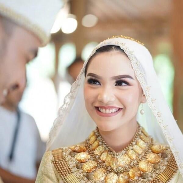 10 Momen Haru & Sakral Pernikahan Rifqa Malsyita, Adik Zaskia Mecca