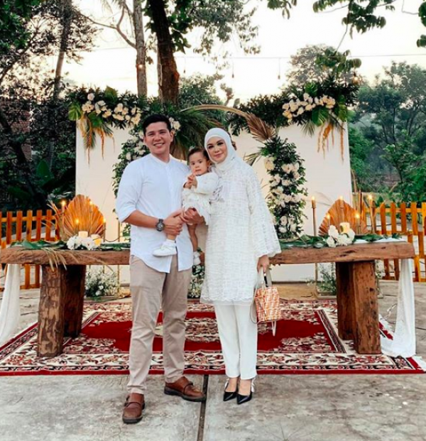 10 Momen Haru & Sakral Pernikahan Rifqa Malsyita, Adik Zaskia Mecca