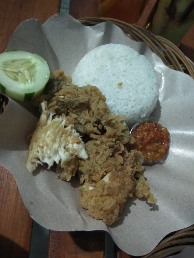 &#91;Review&#93; Makan Di Yipy, Teman Makanmu. Mau?