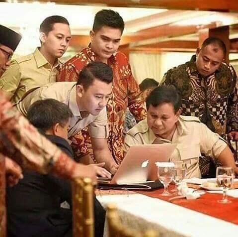 Deretan Ajudan Ganteng Prabowo Artis Korea Ajah Kalah