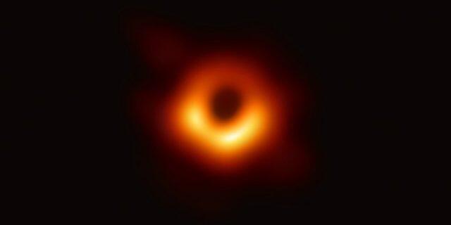 Ketie Bouman, ilmuwan yang Kembangkan Algoritma Untuk Mengambil Gambar Black Hole