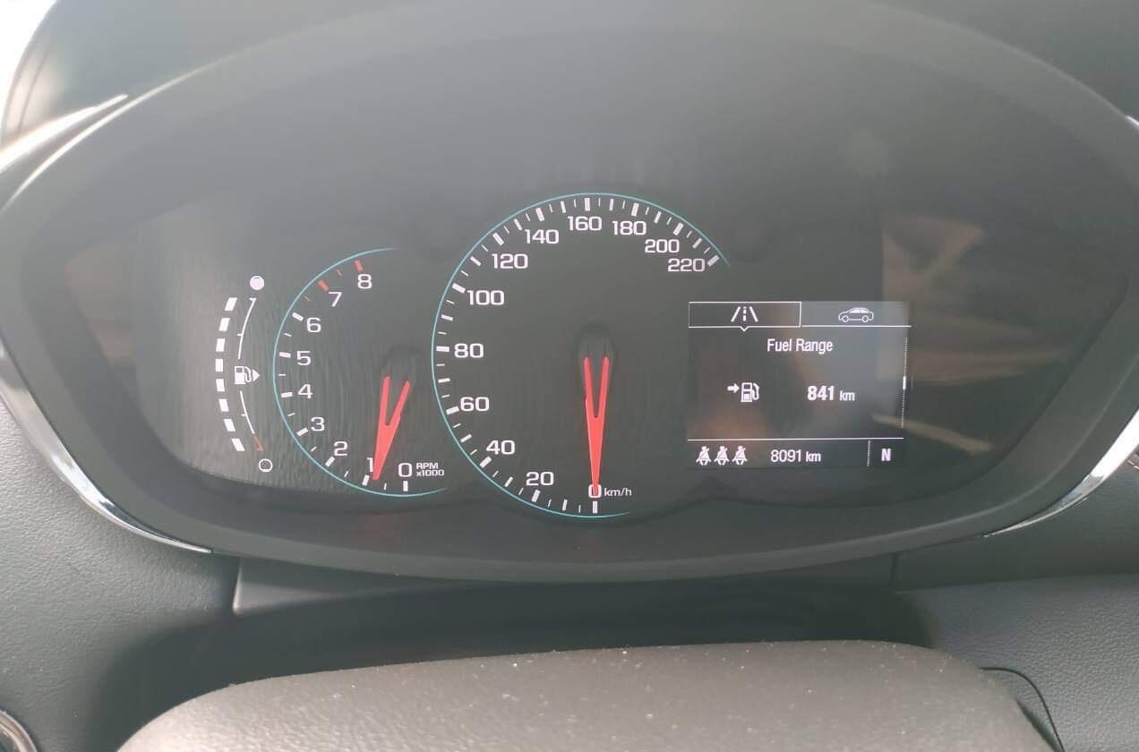 Приборная панель кадиллак эскалейд 4. Fuel range. Эскалейд 4 спидометр. Панель управления машыёнй. 4 расход.