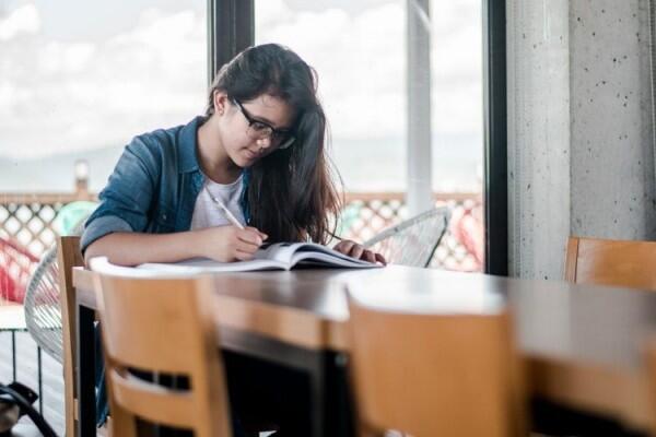 Ini 5 Hal yang Wajib Kamu Pahami Saat Memutuskan Menikah Sambil Kuliah