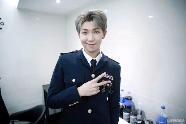 7 Idol KPop Ini Jago Bahasa Inggris Secara Otodidak, Gak Pakai Kursus!
