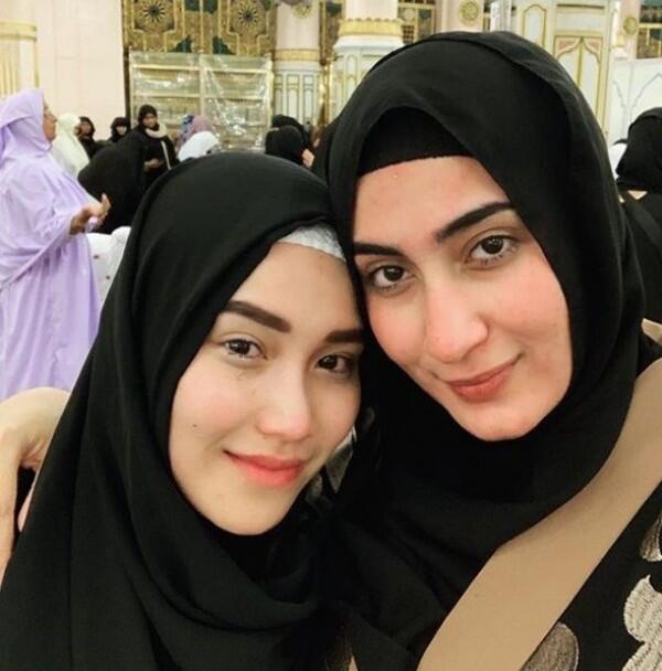 Bikin Pangling, 12 Potret Memikat Ayu Ting Ting dengan Balutan Hijab