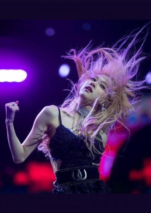 Ukir Sejarah, 10 Potret Penampilan Memukau BLACKPINK di Coachella