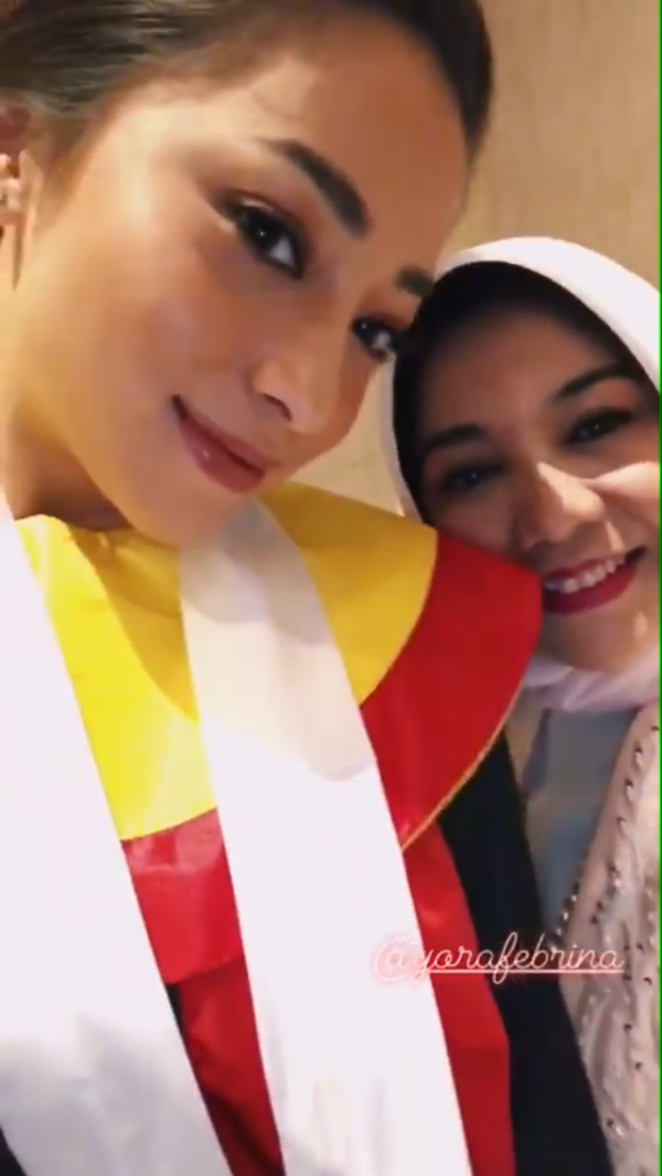 10 Momen Bahagia Wisuda Nikita Willy, Resmi Raih Sarjana Hukum Lho!