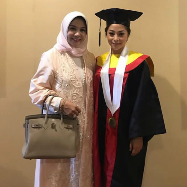 10 Momen Bahagia Wisuda Nikita Willy, Resmi Raih Sarjana Hukum Lho!