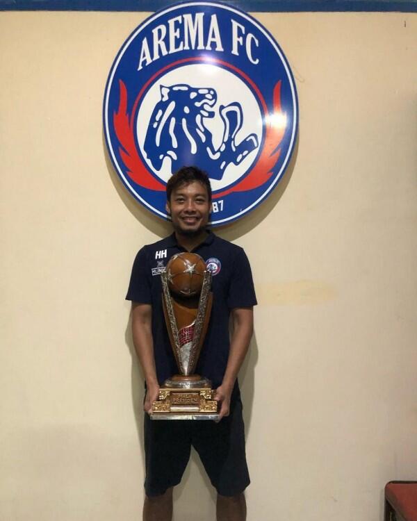 10 Potret Hamka Hamzah Kapten Arema FC Best Player Piala Presiden 2019