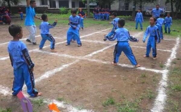 5 Permainan Tradisional Ini Bikin Kamu Pengin Jadi Anak Kecil Lagi