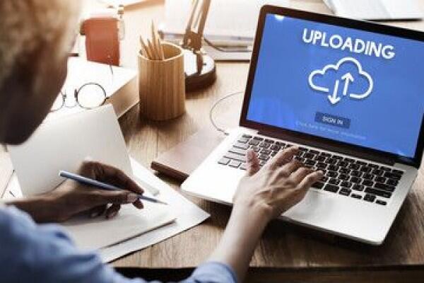 5 Hal Ini Sebaiknya Tidak Kamu Upload di Media Sosial, Bisa Fatal!