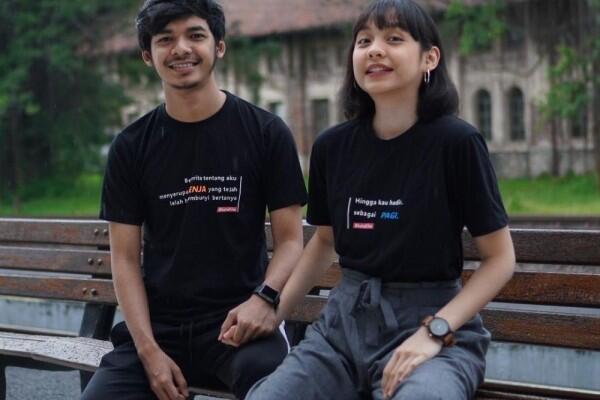 Kayak Masih Pacaran, 10 Potret Mesra Alffy Rev dan Istri