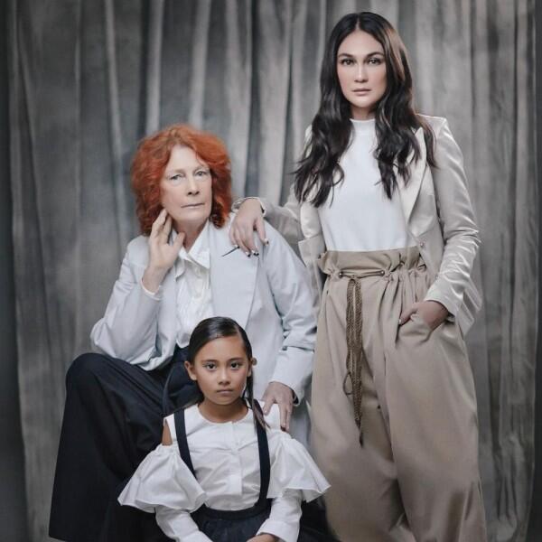 10 Momen Manis Luna Maya & Keponakannya Liburan Bareng, Aunty Idaman!