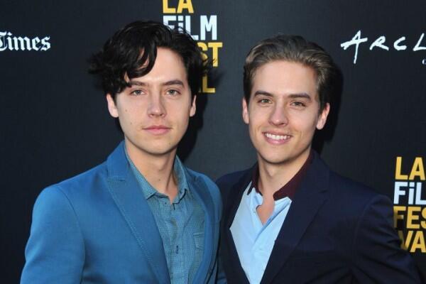 6 Fakta Cole Sprouse, Aktor Film Five Feet Apart yang Bikin Baper