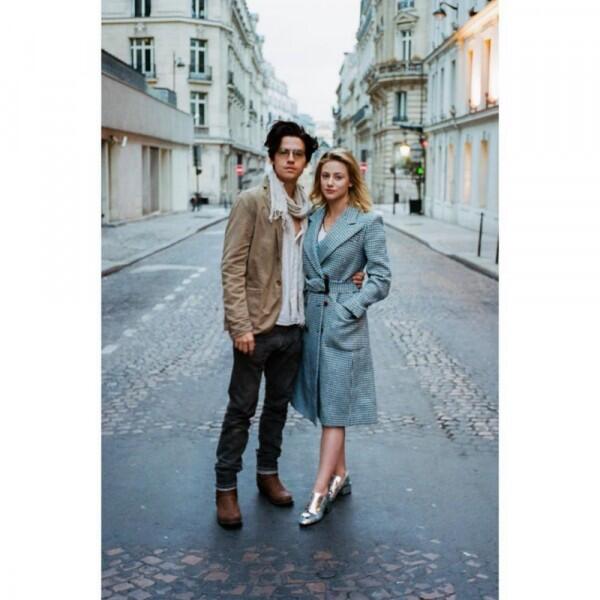 6 Fakta Cole Sprouse, Aktor Film Five Feet Apart yang Bikin Baper