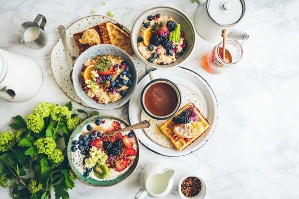 5 Rutinitas Pagi Agar Kulit Tampak Lebih Cerah & Natural
