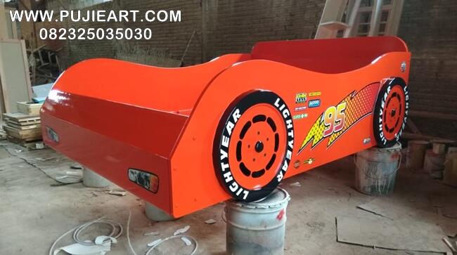Desain Tempat Tidur Anak Karakter Mobil