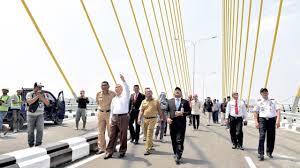 Manusia Oh Manusia, Jembatan Baru Sudah Di "Unboxing" Dan Kehilangan Ratusan Baut