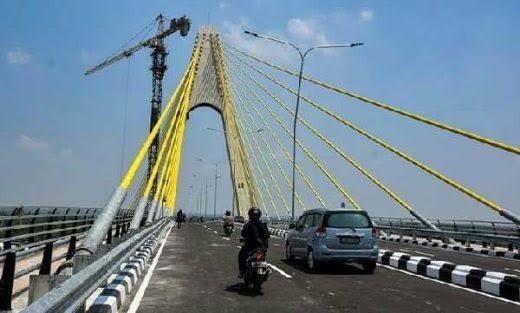 Manusia Oh Manusia, Jembatan Baru Sudah Di "Unboxing" Dan Kehilangan Ratusan Baut