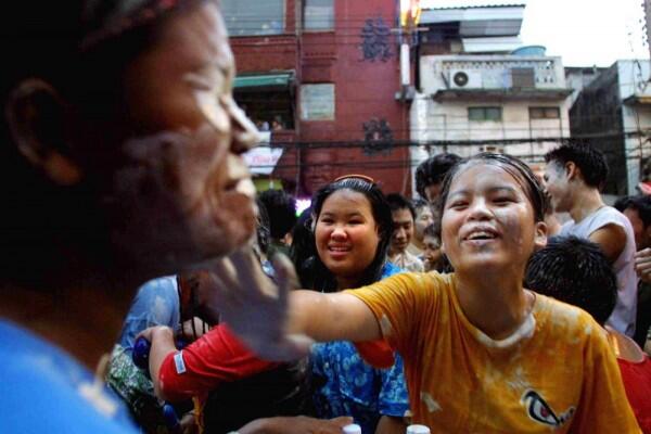 5 Fakta Seru Songkran Festival di Thailand, Basah-basahan!