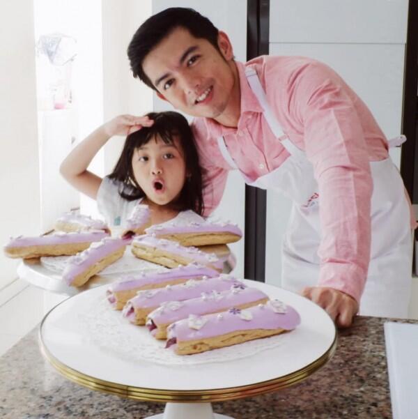 Multitalent, 10 Pesona Nicky Tirta Saat Jadi Chef yang Bikin Deg-degan